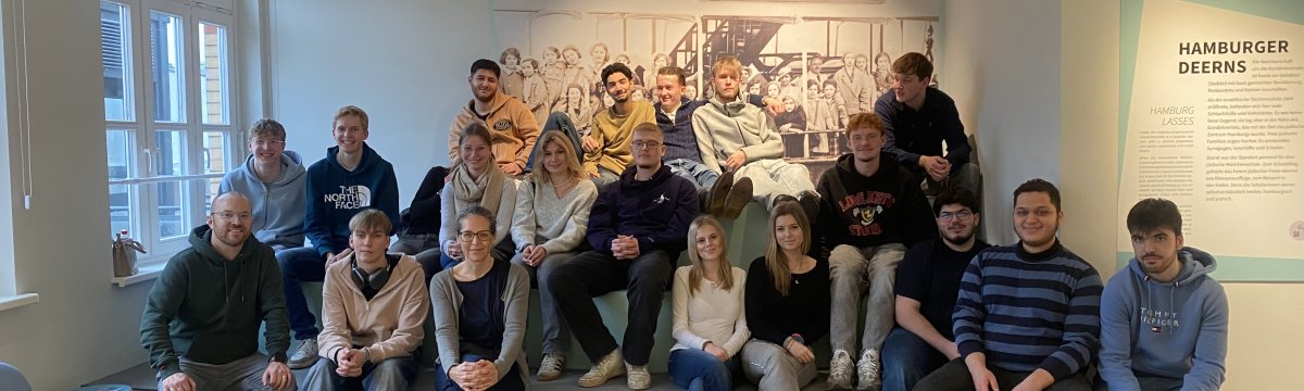 Erste Demokratiewoche an der Beruflichen Schule in Bad Oldesloe – und alle machen mit! Berufliche Schule des Kreises Stormarn in Bad Oldesloe Erste Demokratiewoche an der Beruflichen Schule in Bad Oldesloe – und alle machen mit! Berufliche Schule des Kreises Stormarn in Bad Oldesloe